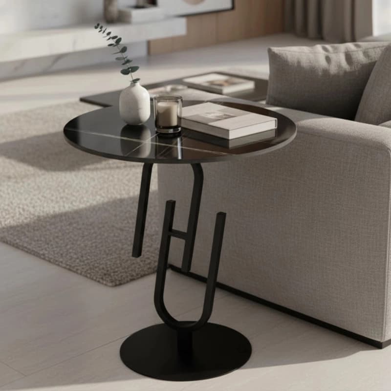 Vaunchy Side Table